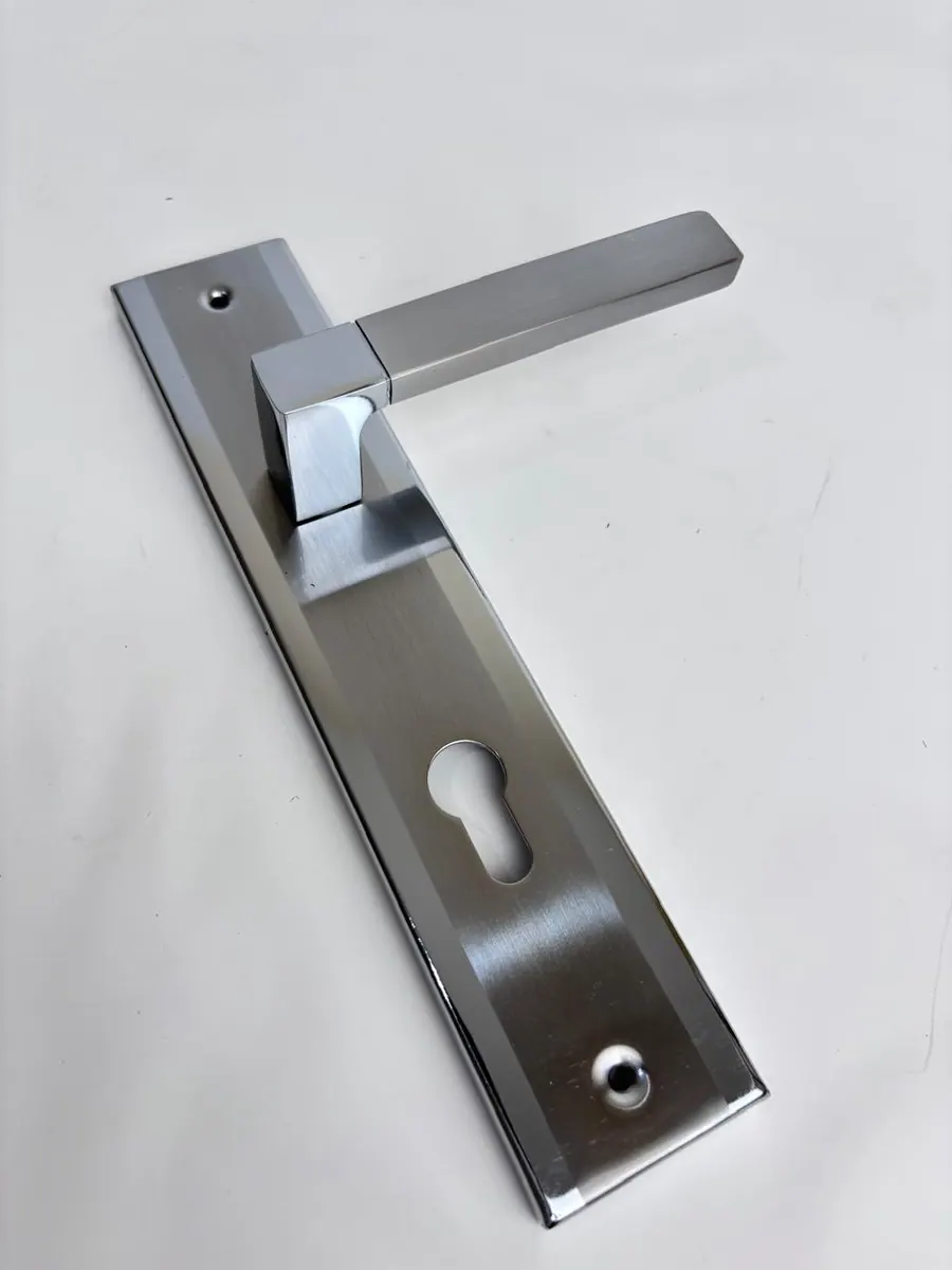 Brody Lever Handle Set, Chrome