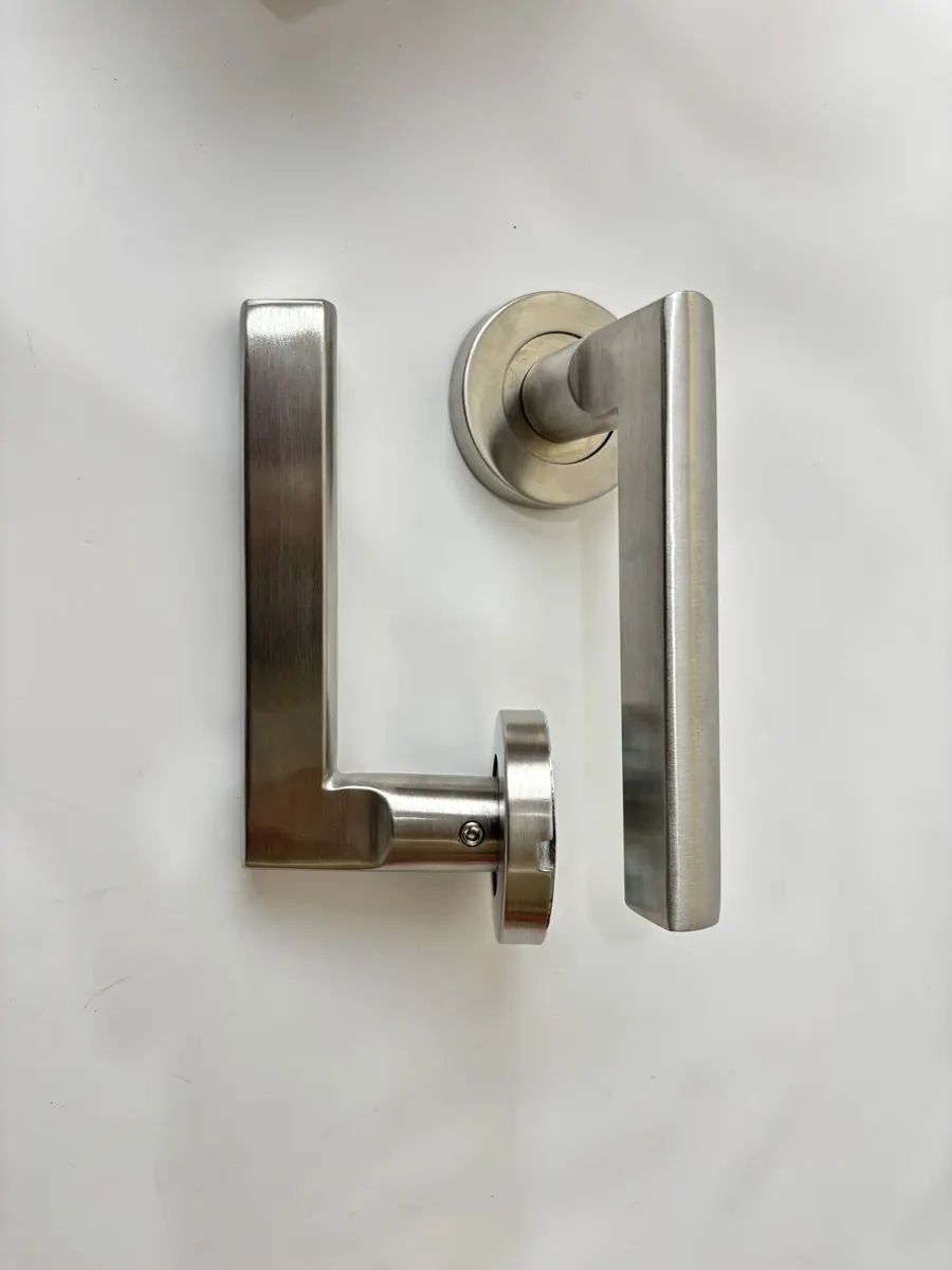 Gin Split Lever Handle